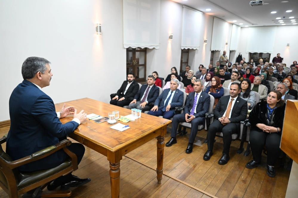 28. yılını dolduran Vali Mustafa Çiftçi, tecrübelerini “Öğretmen Akademileri” programında paylaştı.