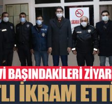 Görevi başındakileri ziyaret edip tatlı ikram ettiler