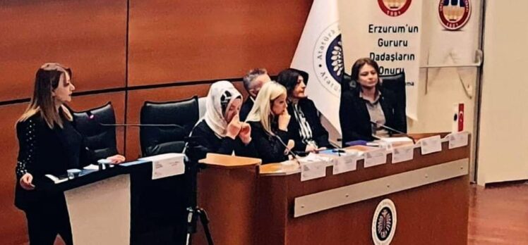 Atatürk Üniversitesi ve Ervak işbirliği ile “Güçlü Türk kadınları” anlatıldı Atatürk Üniversitesi ve Ervak işbirliği ile “Güçlü Türk kadınları” anlatıldı