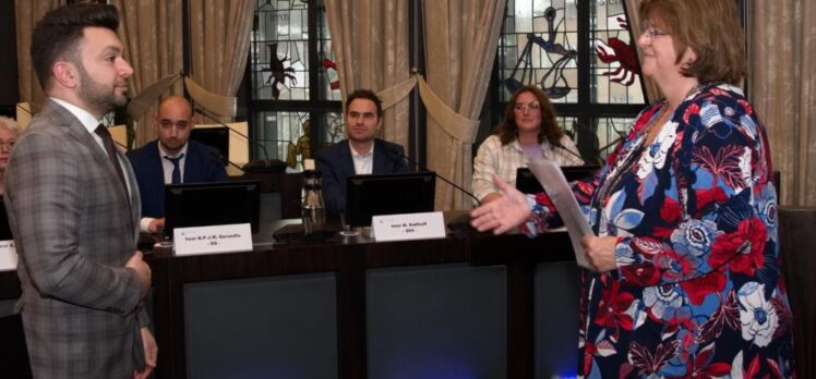 Oltulu genç siyasetçi  Hollanda’da ikinci kez meclis üyesi seçildi