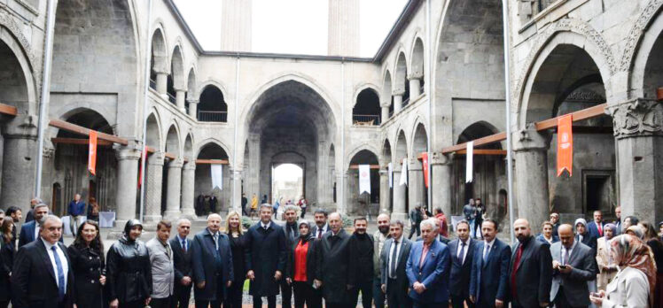 Erzurum’da ‘Oltu Taşı’ Sergisi Açıldı
