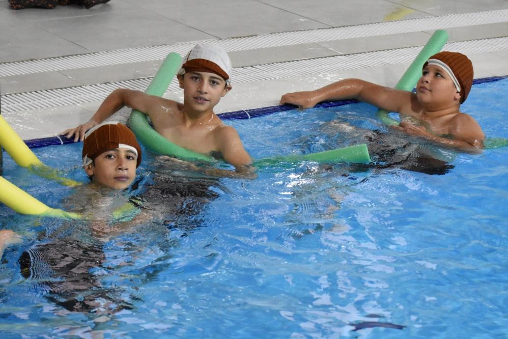 Başkan Orhan: “Aziziye’de yüzme bilmeyen çocuk kalmayacak.”