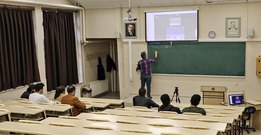 Atatürk Üniversitesi, eğitimde yenilikçi modeller uygulamaya devam ediyor