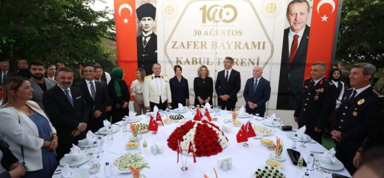 Erzurum Valiliği tarafından 30 Ağustos Zafer Bayramı’nın 100’üncü yıl dönümü münasebetiyle kabul töreni düzenlendi.