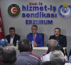 MHP Genel Başkan Yardımcısı  Prof. Dr. Kamil Aydın, temaslarına Hizmet-İş Sendikası Erzurum Şubesini de ekledi.