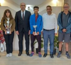 Gençlik ve Spor İl Müdürü Birdal Öztürk’ten   “Şampiyon tenis akademisine kutlama!…”