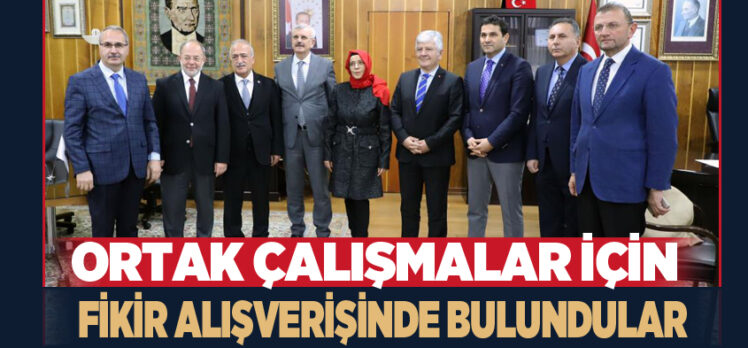 Eski Sağlık Bakanı ve AK Parti Milletvekili Recep Akdağ, Rektör Çomaklı’nın misafiri oldu.