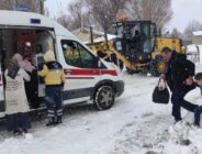 Erzurum Büyükşehir Belediyesi’nin kırsaldaki kar timleri, nefes kesen operasyonlara imza attı.