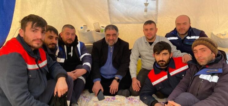 İl Koordinatörü Halil İbrahim Gök, depremzedelere daha fazla destek olmak için emekliliğini istedi.