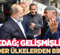 Başbakan Yardımcısı AK Parti Erzurum Milletvekili Recep Akdağ, Hınıs’ta vatandaşlarla buluştu.