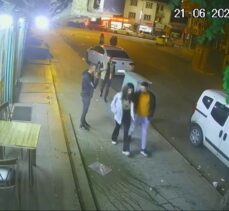 Erzurum’un Yakutiye İlçesinde meydana gelen olayda laf atma kavgası kanlı bitti!!.
