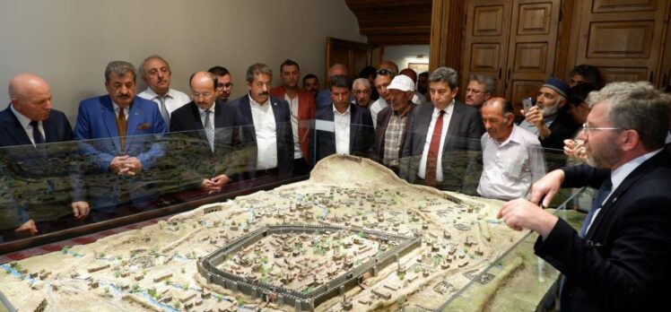 Erzurum Büyükşehir Belediyesi’nin hizmete sunduğu  Kültür-Sanat Evi’nin açılışı için bir tören yapıldı.