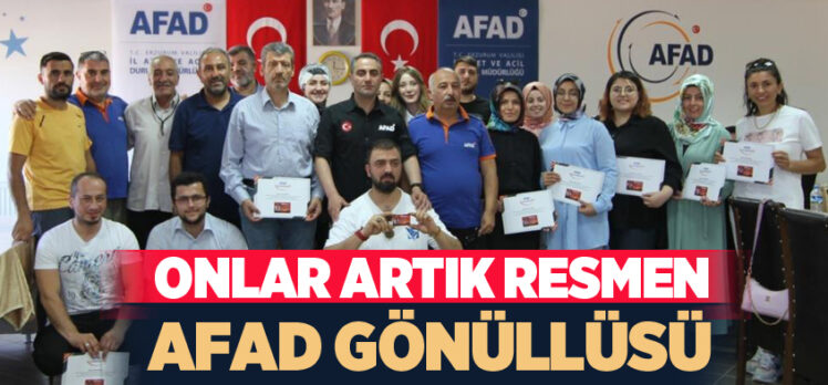 Erzurum’da 33 AFAD Gönüllüsü eğitimlerini tamamlayarak kimliklerini almaya hak kazandılar.