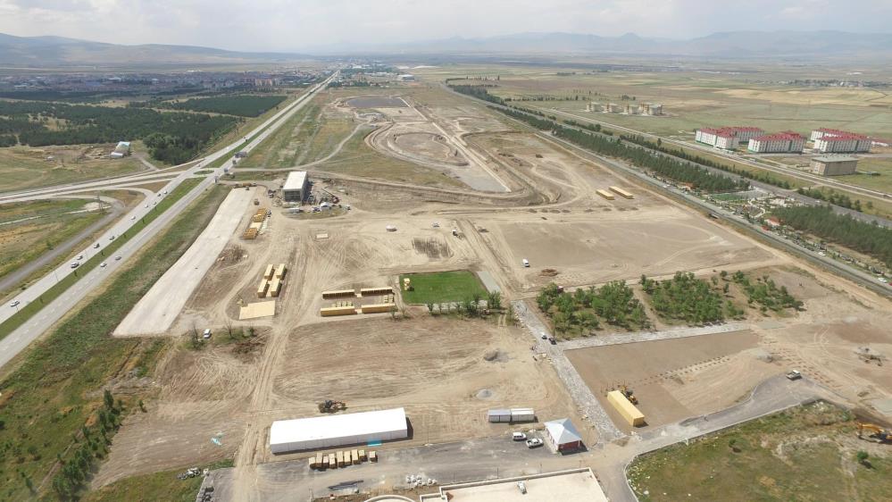 Ilıca Yolu’ndaki Erzurum Aziziye Depolaması (Göleti) yapımına kaldığı yerden devam ediliyor.