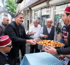 ErzurumKent Konseyi Engelliler Meclisi üyeleri Ahilik Haftası’nda lokma tatlısını esnafa dağıttılar.