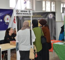 Erzurum Emniyeti Öğrenciler “El Ele Güvenli Geleceğe Projesi” kapsamında bilgilendirildi.
