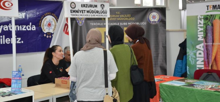 Erzurum Emniyeti Öğrenciler “El Ele Güvenli Geleceğe Projesi” kapsamında bilgilendirildi.