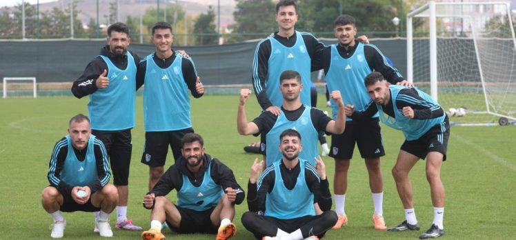  Trenyol 1. Lig takımlarından Erzurumspor FK, Kocaelispor maçı hazırlıklarını sürdürüyor.
