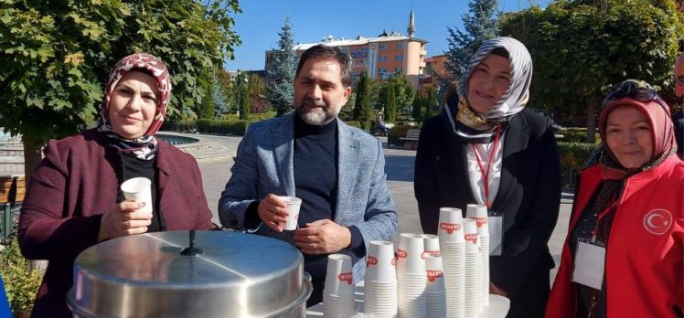 Erzurum Gönüllü Anneler Derneği’nin Hayır Çarşısı etkinliğine vatandaşlar destek oldu.