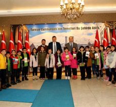 Vali Mustafa Çiftçi, Şehit Kubilay Karaman İlkokulu öğrencileriyle makamında bir araya geldi.