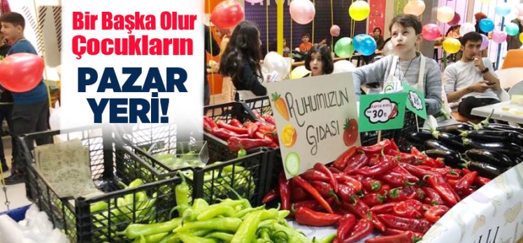 Öğrenciler, Erzurum Bilim’de yetiştirilen meyve ve sebzeleri kendi pazarlarında satıyorlar.