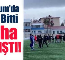 Erzurum’da oynanan amatör küme maçı sonrası iki takımın oyuncuları sahada birbirine girdi.