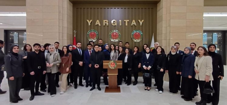 Atatürk Üniversitesi Hukuk Fakültesi öğrencileri Ankara’da düzenledikleri ziyaret göz doldurdu…