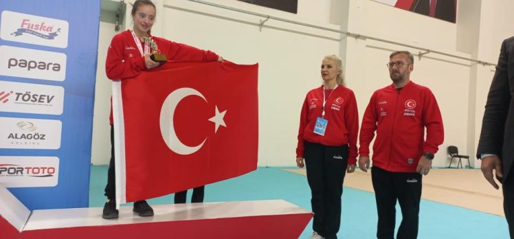 Erzurumlu özel sporcu Sümeyye Uruk, Jimnastik şampiyonasında dünya ikincisi oldu..