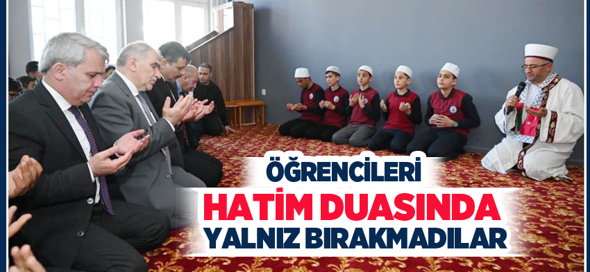 Erzurum’da imam-hatip lisesi öğrencilerinin hatim duasına ilin kamu yöneticileride katıldı.