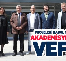 Çomaklı TÜBİTAK tarafından desteklenen çeşitli projelerde yer alan akademisyenlerle bir araya geldi.