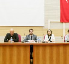 Atatürk Üniversitesi Erzurum Hukuk Fakültesi’nde  öğrenciler Uzay Hukuku Çalıştayı yapıldı.