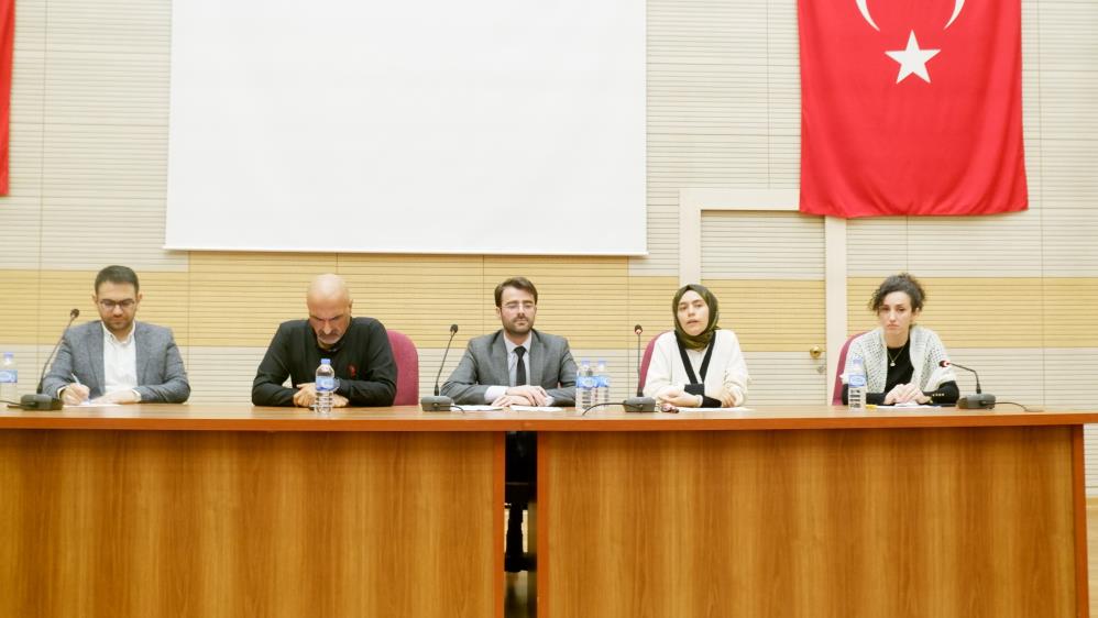 Atatürk Üniversitesi Erzurum Hukuk Fakültesi’nde  öğrenciler Uzay Hukuku Çalıştayı yapıldı.
