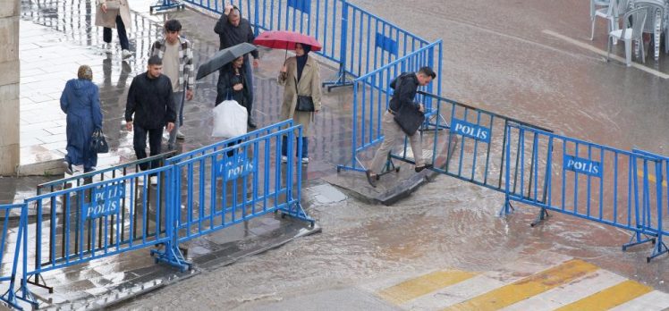 Meteoroloji 12. Bölge Müdürlüğü yerel kuvvetli gök gürültülü sağanak yağış uyarısında bulundu.