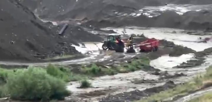 Erzurum’da son günlerde etkili olan sağanak yağış zaman zaman korkutan görüntüler..