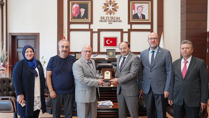 (ETÜ) Kütüphane ve Dokümantasyon Daire Başkanlığı’na Hancı tarafından 2000 kitap bağışı yapıldı.