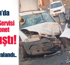 Erzurum Horasan’da  öğrenci servisi ile kamyonetin kafa kafaya çarpıştığı kazada 8 kişi yaralandı.