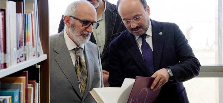 ETÜ Kütüphanesi, Prof. Dr. Turgut Karabey’in kitap bağışı ile akademik mirasını güçlendiriyor!.. ETÜ Kütüphanesi, Prof. Dr. Turgut Karabey’in kitap bağışı ile akademik mirasını güçlendiriyor!..