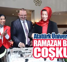 Rektör Hacımüftüoğlu, Ramazan Bayramı vesilesiyle gerçekleşen bayramlaşmaya ev sahipliği yaptı.