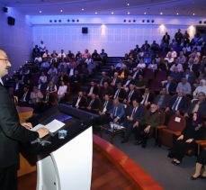 Atatürk Üniversitesinde “Türkiye yüzyılı ve üniversiteler” konferansı düzenlendi…………………………………..