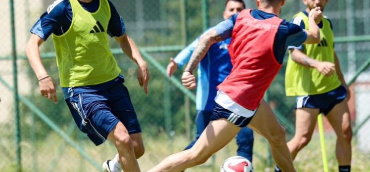 Erzurumspor FK Serkan Özbalta, “Bu sezon için değil, kulübün geleceği için transfer yapıyoruz” Erzurumspor FK Serkan Özbalta, “Bu sezon için değil, kulübün geleceği için transfer yapıyoruz”