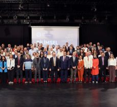 Atatürk Üniversitesi, geleneksel hale getirdiği Bilimsel Teşvik Törenlerine devam ediyor!….