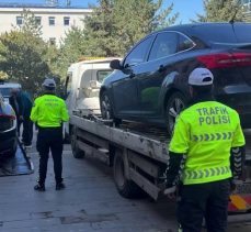 Erzurum’da sosyal medyada drift attıkları görüntü paylaşan iki sürücüye cezai işlem uygulandı.