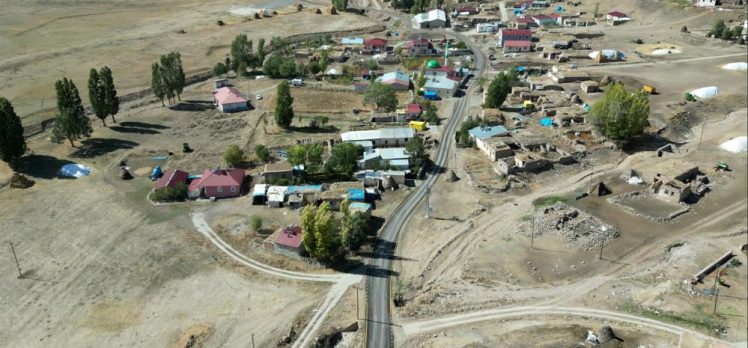 Erzurum Büyükşehir Belediyesi kırsal bölgelerde de çalışmalarına aralıksız devam ediyor…. Erzurum Büyükşehir Belediyesi kırsal bölgelerde de çalışmalarına aralıksız devam ediyor….