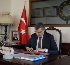 Erzurum Valisi Mustafa Çiftçi “Erzurum Kongresi Binası’nda mesai yapıyor”……………………………………………