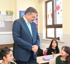 Erzurum Valisi Mustafa Çiftçi, Palandöken Şehit Taha Nergiz İlkokulu’nu ziyaret etti………..