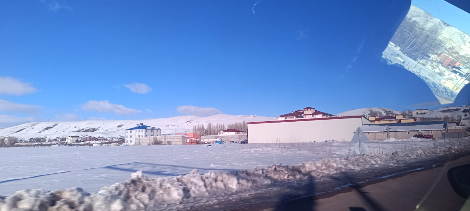 Gece ülkemizin en soğuk yeri Erzurum’un Tekman ilçesi oldu, termometreler-15.6’yı gösterdi.