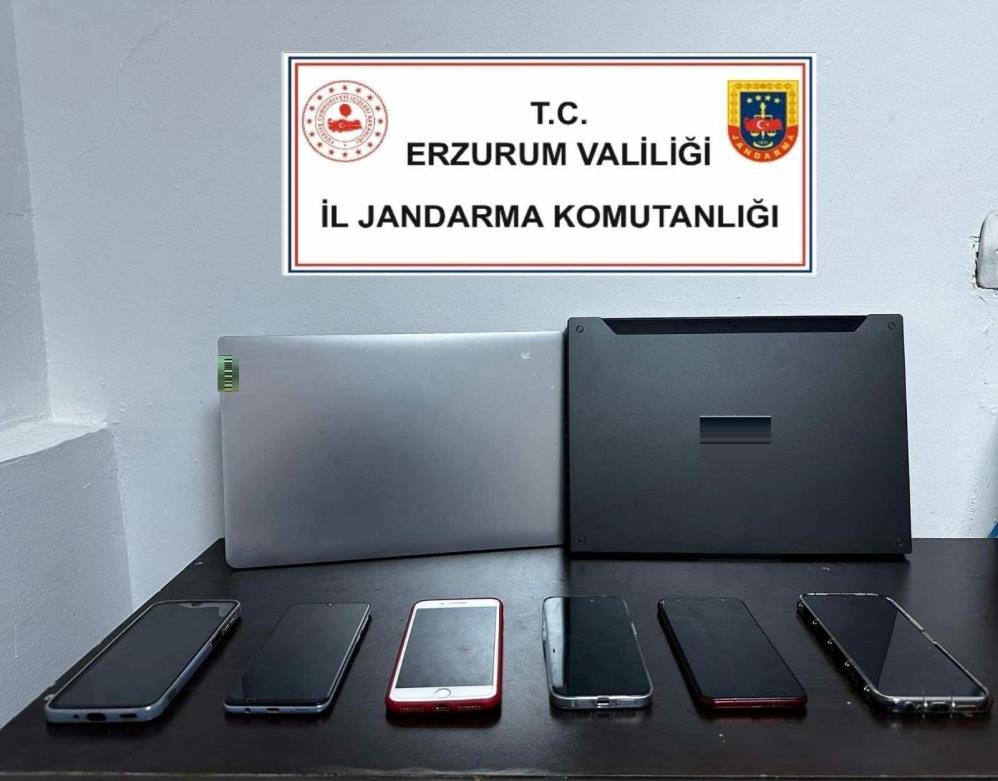 Erzurum’da yasa dışı bahis oynadıkları tespit edilen şüphelilere operasyonda 6 kişi yakalandı.