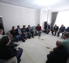 Bakan Yusuf Tekin, vefat eden öğretmen Ülkühan Atmaca’nın ailesine taziye ziyaretinde bulundu.