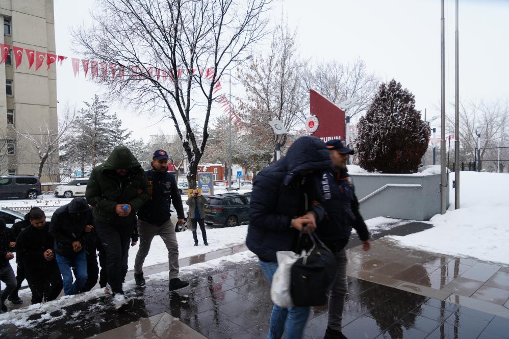 Erzurum merkezli 29 ilde düzenlenen operasyo siber operasyonda 56 kişi tutuklandı…………