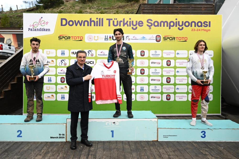 Downhill Türkiye Şampiyonası kapsamında Palandöken Dağı’nda düzenlenen yarışlar sona erdi..